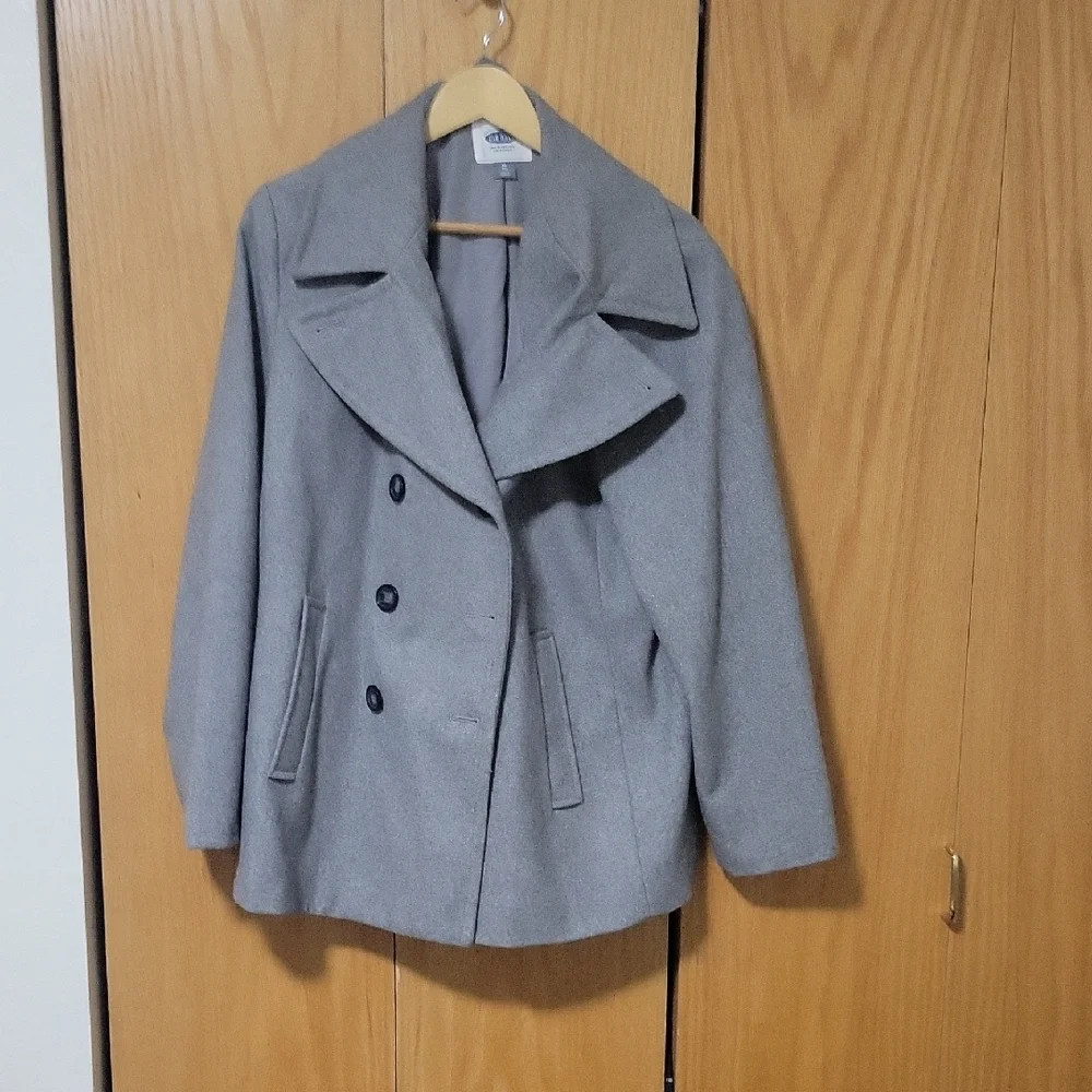 Old Navy Gray Pea Coat with Notched Lapel and Structured Silhouette - Picture 1 of 5